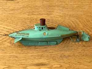 WALT DISNEY 20,000 LEAGUES UNDER THE SEA NAUTILUS SUBMARINE TIN WIND UP TOY - Picture 1 of 2