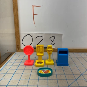 Vintage Fisher Price Little People Main Street Stop Sign Phone Meter Mail Lot - Picture 1 of 24