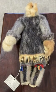 INUIT DOLL ALMA INUTUINAQ PELLY BAY COLLECTOR DOLL - Picture 1 of 2