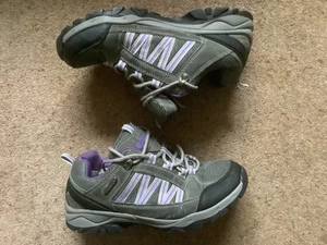 Mountain Warehouse  Isodry walking/hiking trainers Size 8.       (EU41) - Picture 1 of 6