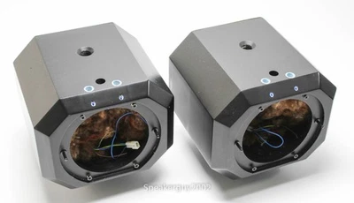 Par de carcasas de gama media Bowers & Wilkins - B&W 802 FR Series 80 / negras Foto 1 de 4