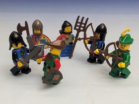 LEGO 6103 Various Knights with Equipment Castle Mini-Figures Forest Men