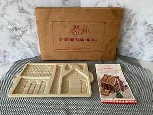 Vintage Pampered Chef Gingerbread House Mold #1805 - Picture 1 of 6