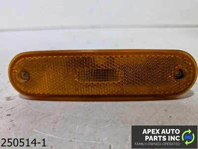 Reflector de marcador ámbar para parachoques delantero derecho OEM 1992-1995 Mazda MX-3 1,6 L Foto 1 de 4