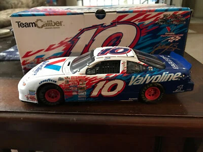 Johnny Benson #10 Valvoline/Eagle One NASCAR 2001 equipo calibre 1/24 diecast. Foto 1 de 4