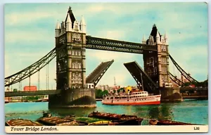 Postcard London Tower Bridge Boat - Picture 1 of 2