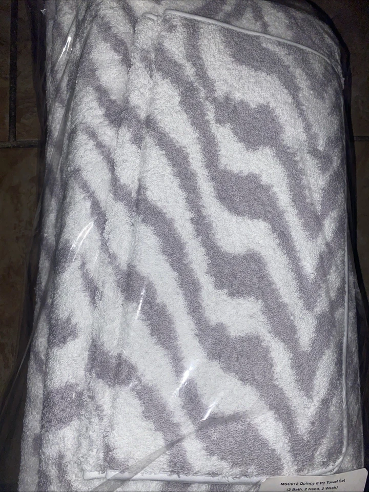 MATOUK  SCHUMACHER QUINCY 6 PIECE TOWEL SET. -  FOSSI (Incl 2 Bath,2 Hand,2Wash) - Image 1 of 4