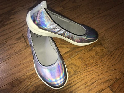 Naturalizador Phillipa plano para mujer, - plateado talla 8,5 M Foto 1 de 4