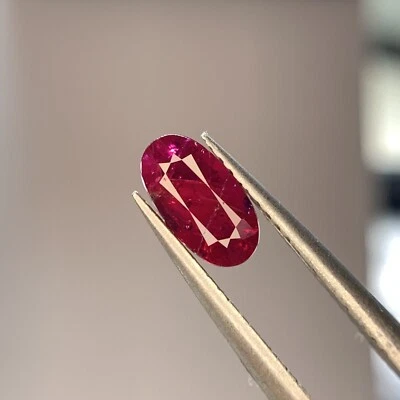 1.25 carat Natural Red Ruby loose gemstone from Mozambique - Image 1 of 4