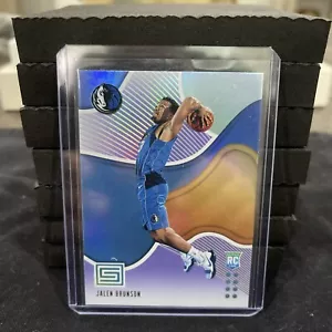 2018-19 Panini Status - Rookies 2 Blue #173 Jalen Brunson (RC) - Picture 1 of 2