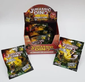 JURASSIC DINOSAURO-BOX COMPLETO-Contiene 8 bustine-Ogni bustina contiene 1 Dino - Foto 1 di 3