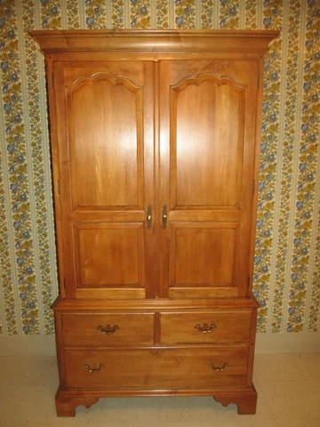 The Circa 1776 Collection by Ethan Allen Maple Armoire 18 5025 USA Made Cover