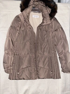 Parka con capucha marrón Calvin Klein para mujer talla L Foto 1 de 4