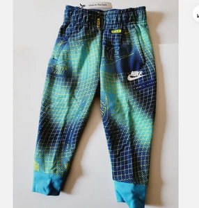 NIKE Boys Fleece Joggers Sweatpants Swoosh Logo Size 3T 4 5 6 7 Navy Black Gray - Picture 1 of 21