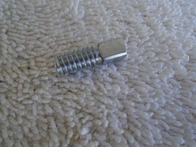 (1) VINTAGE ROGERS SWIVOMATIC SET SCREW center section TOM MOUNT-MINT! - Image 1 of 2