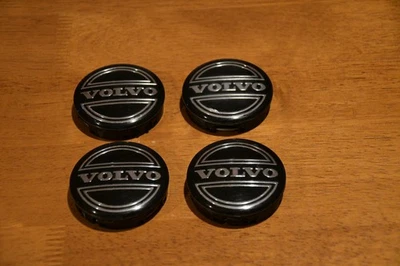 Genuine Volvo v70 s70 xc70 c30 v40 v50 s60 s80 xc60 xc90 Alloy Rim Center Caps - Image 1 of 4
