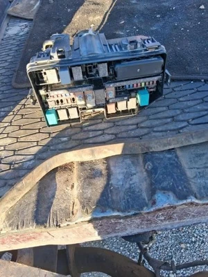 HONDA CR-V 2015-2016 FUSE BOX ENGINE COMPARTMENT AWD 1635250 Foto 1 de 4