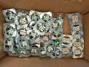 Elektroinstallationsmaterial Steckdosen, Schalter, Sicherungen gebraucht - Bild 1 von 12