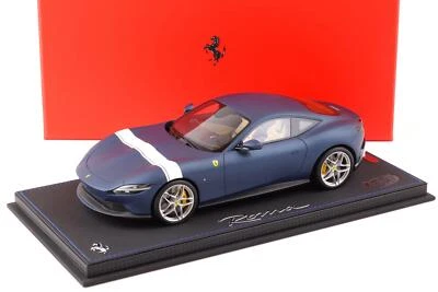1:18 BBR Ferrari Roma Opaco Blu Abu Dhabi / Bianco Striscia Con Vetrina - - Immagine 1 di 4