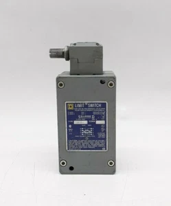 Square D CR61B2 Limit Switch - Picture 1 of 6