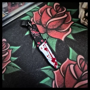 Kindle Charm - Kindle Dust Plug - Horror Kindle Charm - Zdjęcie 1 z 1