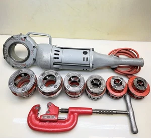 Máquina roscadora de tubos Ridgid 700 y juego de troqueles 12R de 1/2 a 2" ¡Funciona muy bien! - Imagen 1 de 9
