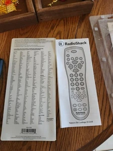Radio Shack 5 in 1 Universal Remote Control TV DVD Satellite 15-2135 Item # 72 - Picture 1 of 2