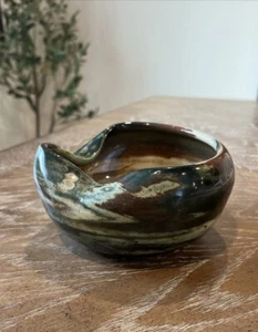 Vintage Studio Art Pottery Indented Ashtray Green Olive Glossy Signed Roslund - Picture 1 of 15