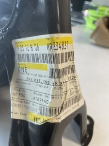 OEM 2004-2012 Mitsubishi Right A/T Motor Mount Bracket Galant Eclipse MR234837 - Picture 1 of 4