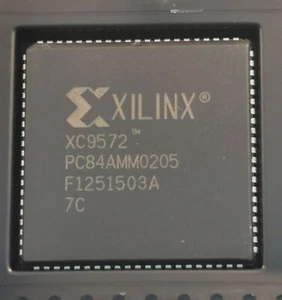 XC9572-7PC84C Xilinx PLCC84 CPLD SMD  72 MCELL C-TEMP - Bild 1 von 3