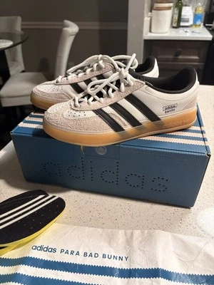 Gazela Bad Bunny interna para homens tamanho 6 e mulheres tamanho 7 Adidas nova - Imagem 1 de 4