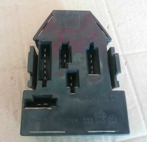 VW PASSAT B3 ESTATE VARIANT REAR OUTER LIGHT BULB HOLDER LEFT OR RIGHT 333945257 - Bild 1 von 3