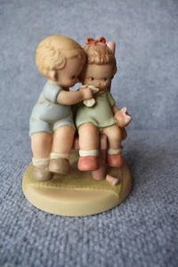 Enesco Memories of Yesterday Loving Each Other Is The Nicest Thing We've Got - Picture 1 of 8
