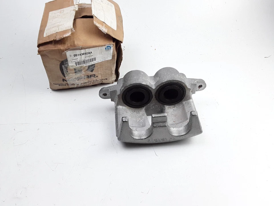Pinza de freno de disco delantera derecha Mopar 05143692AA para Grand Cherokee, Commander Foto 1 de 4
