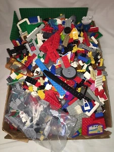Lego Bricks W/other assorted/mixed pieces NINE (9) pounds LBS of Bulk FREE SHIP - Foto 1 di 5