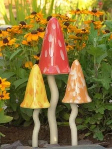 SUMMER Ceramic Timeless Toadstools garden Decor Art ornament GIFT IDEA - Picture 1 of 3