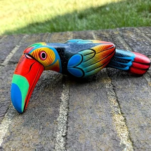 Mexikanischer handbemalter tropischer Tukan Vogel aus Holz Wohndeko 9 Zoll SIGNIERT - Bild 1 von 8
