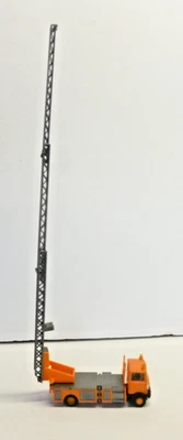 HO 00 OO gauge (#006) cherry picker access platform extendable ladder  1:87 - Image 1 of 4