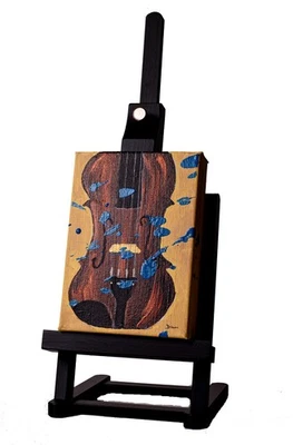 Pintura de mesa original con comadreja "Violín sobre amarillo abstracto I" de Dawn M. Wayand Foto 1 de 3