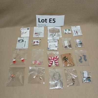 Moda Joyería Pendientes Varios Tamaños y Estilos Usables Lote de 20+ SIN FIRMAR Foto 1 de 4