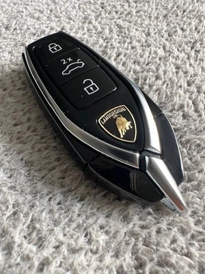OEM Lamborghini URUS REMOTE  KEY FOB VERY RARE!!! LQQK - Image 1 of 4
