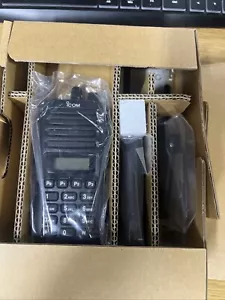 NEW! Icom F43TR UHF 4 Watt DTMF Trunking Radio - Picture 1 of 3