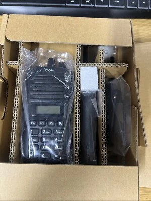 NEW! Icom F43TR UHF 4 Watt DTMF Trunking Radio - Image 1 of 3