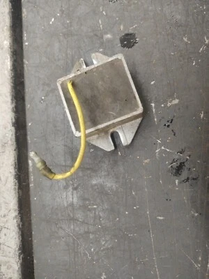 REGULADOR DE TENSIÓN POLARIS EDGE 2002 600 XCSP 4010794 RW5400 Foto 1 de 2