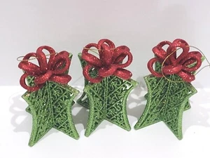 3 Weihnachtsschmuck grün rot 4" Geschenke Geschenke skurriler Baumschmuck - Bild 1 von 7