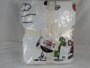 Retired Peanuts Gang Berkshire Blanket Thanksgiving Christmas Winter Throw NIP - Picture 1 of 4