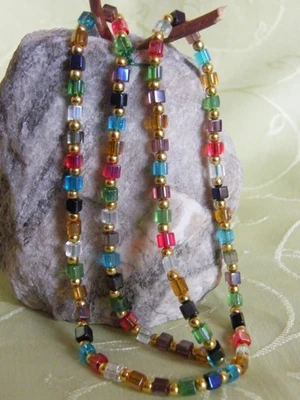 Kette Collier, Perlenkette mit  Glas - Würfeln und Perlen bunt Super Schön. - Bild 1 von 2
