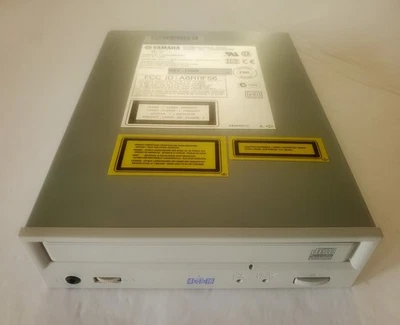 INTERNAL SCSI YAMAHA CRW4416S CD RE-WRITABLE DRIVE BURNER FOR RECORDERS|PC|MAC - Image 1 of 3