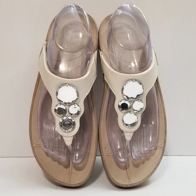 Sandalias de Tanga FitFlop Para Mujer 8 Chanclas Joya Tostado Beige Cómodas Cuña Deslizables Foto 1 de 4