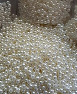 100 x Acrylic 10mm Faux Pearls, Gorgeous Wedding Ivory Embellishment round Beads - Picture 1 of 5